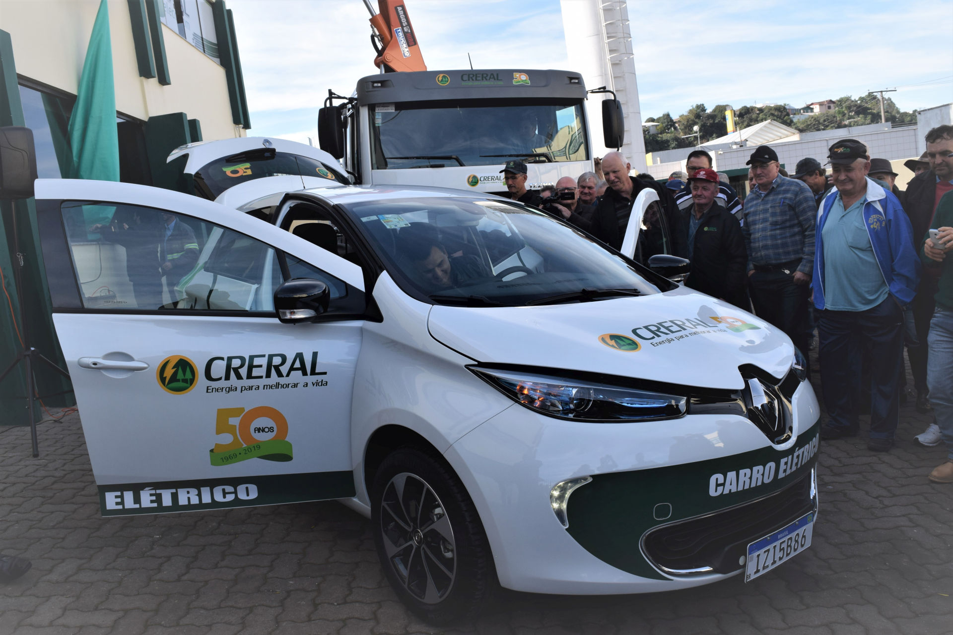 Creral adquire primeiro carro elétrico