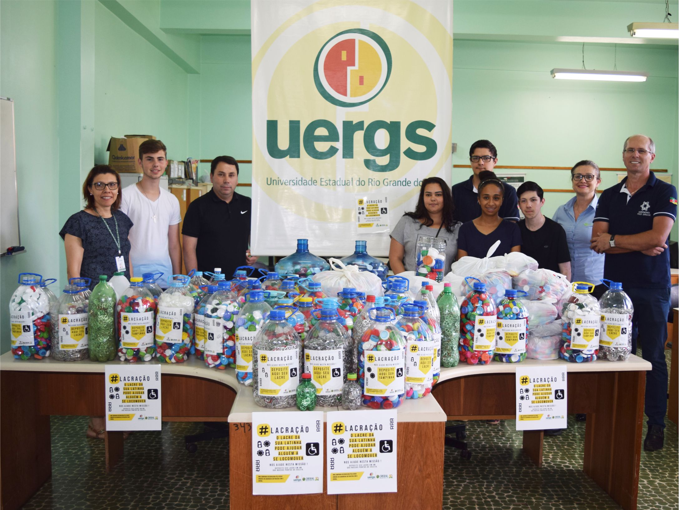 Creral recebe doações da UERGS para a campanha “Um lacre aqui, uma ajuda ali”